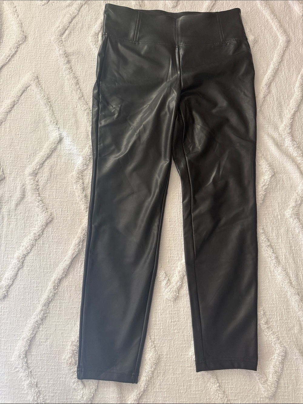 Black faux leather stretch leggings size L